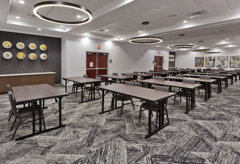 هتل Doubletree By Hilton Dothan, Al