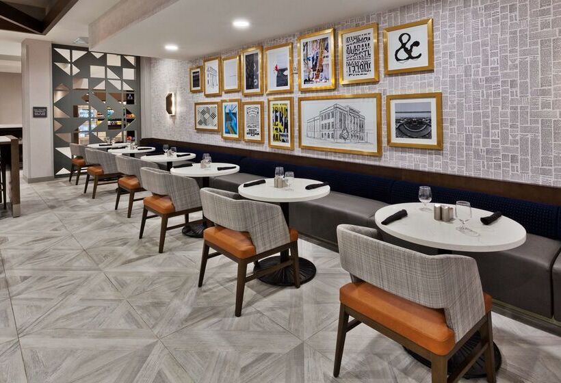 هتل Doubletree By Hilton Dothan, Al