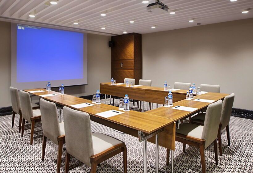 هتل Doubletree By Hilton Istanbul Avcilar