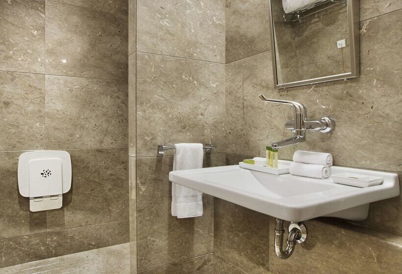 هتل Doubletree By Hilton Istanbul Avcilar