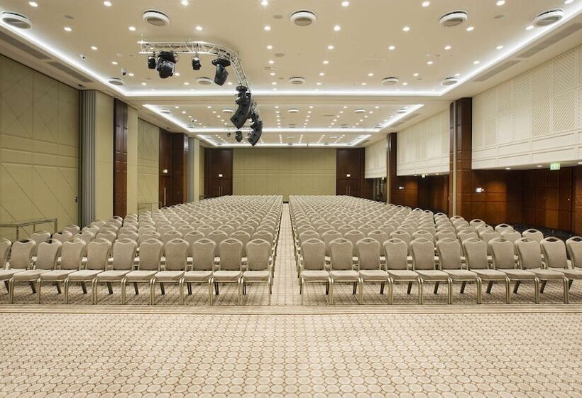 هتل Doubletree By Hilton Istanbul Avcilar