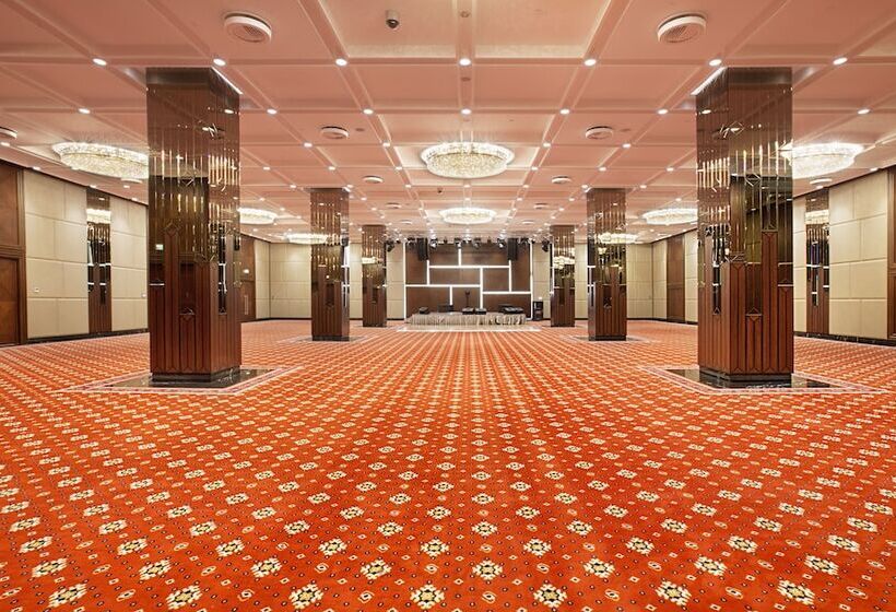 هتل Doubletree By Hilton Istanbul Avcilar