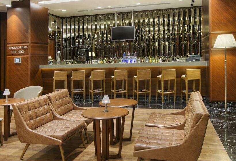 هتل Doubletree By Hilton Istanbul Avcilar