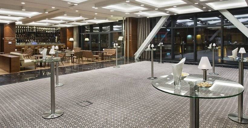 هتل Doubletree By Hilton Istanbul Avcilar