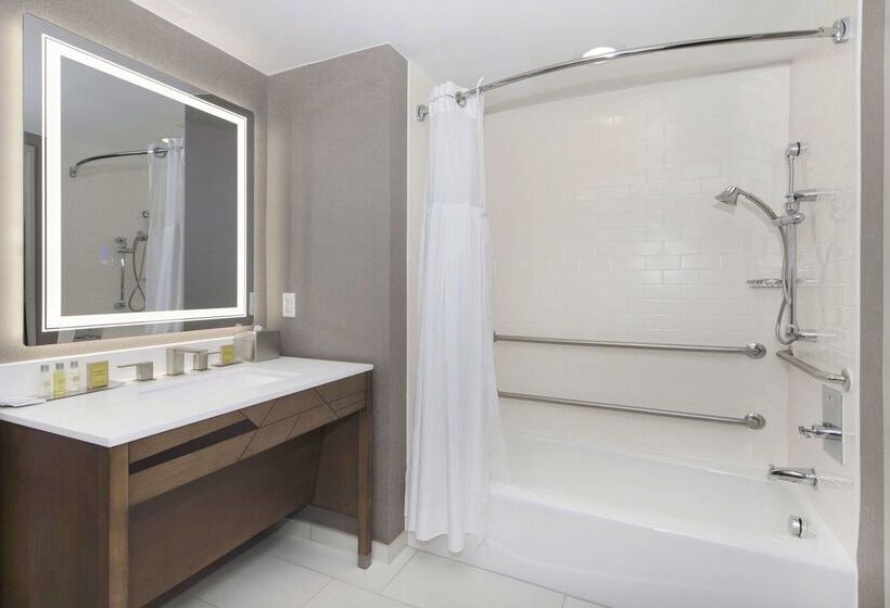 호텔 Doubletree By Hilton Raleigh Cary