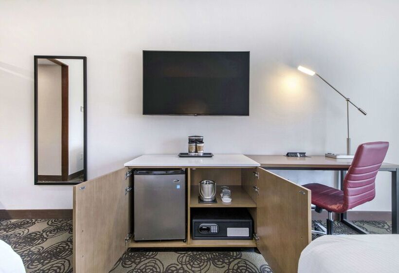 호텔 Doubletree By Hilton Raleigh Cary