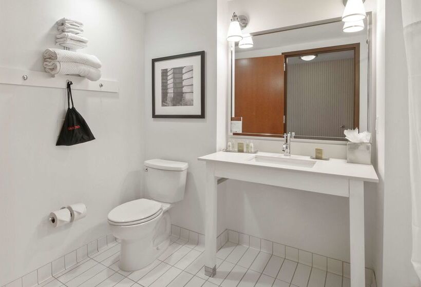 호텔 Doubletree By Hilton Raleigh Cary