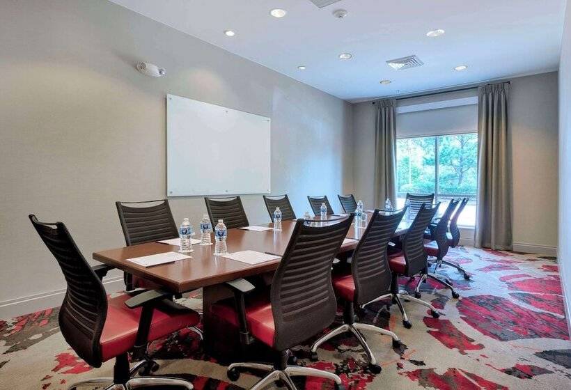 호텔 Doubletree By Hilton Raleigh Cary