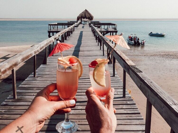 酒店 Dugong Beach Lodge