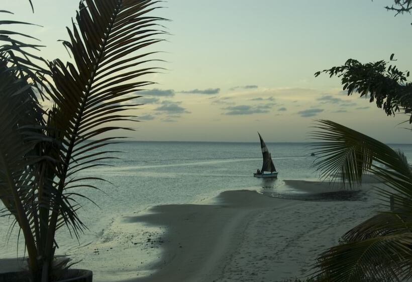 酒店 Dugong Beach Lodge