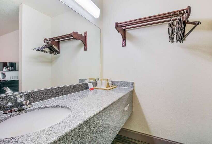 فندق Econo Lodge & Suites Brinkley