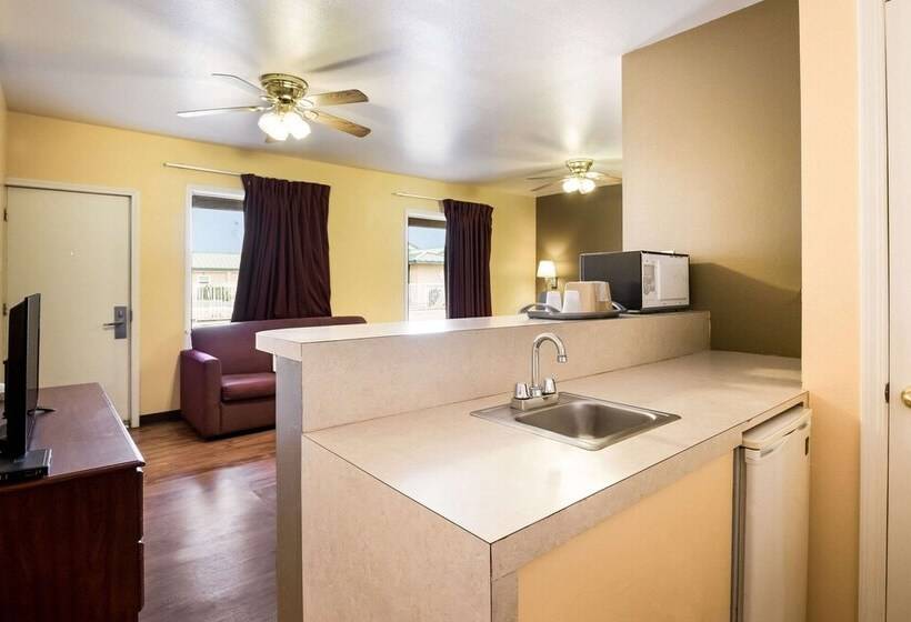 فندق Econo Lodge Bartlesville Hwy 75