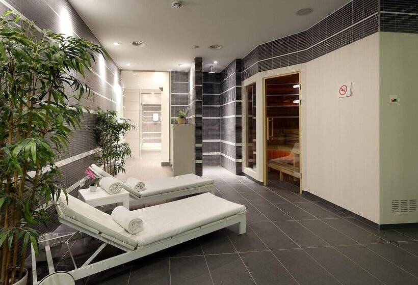 هتل Eurostars Book