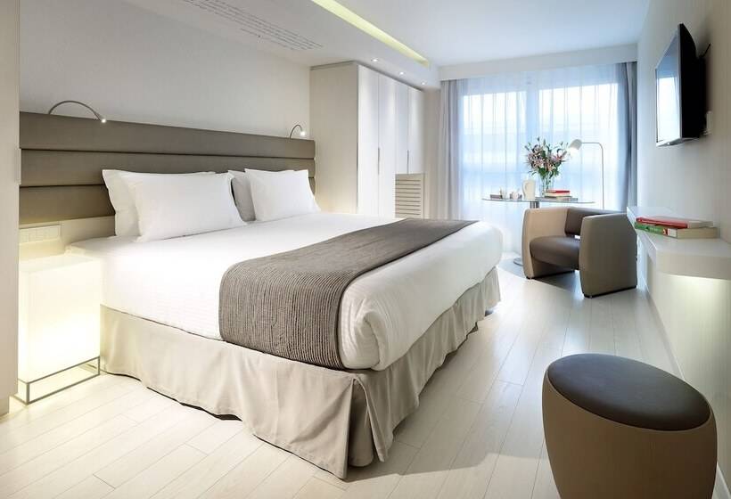 هتل Eurostars Book