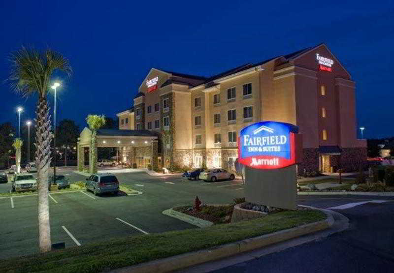 فندق Fairfield Inn & Suites By Marriott Commerce
