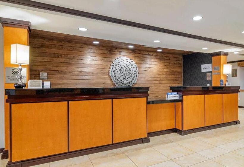 فندق Fairfield Inn & Suites By Marriott Commerce