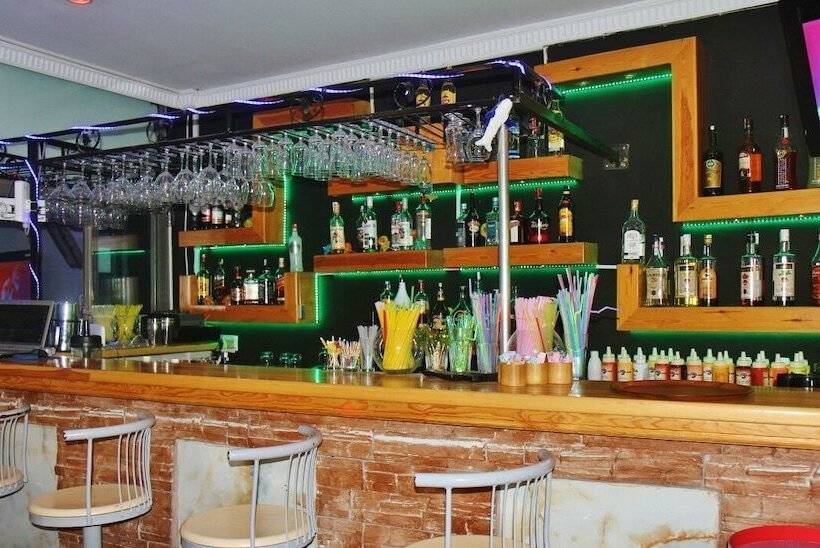 Отель George Dragon Beach