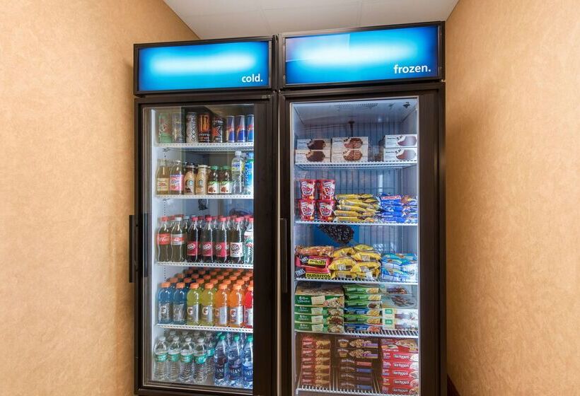 فندق Hampton Inn & Suites Arcata