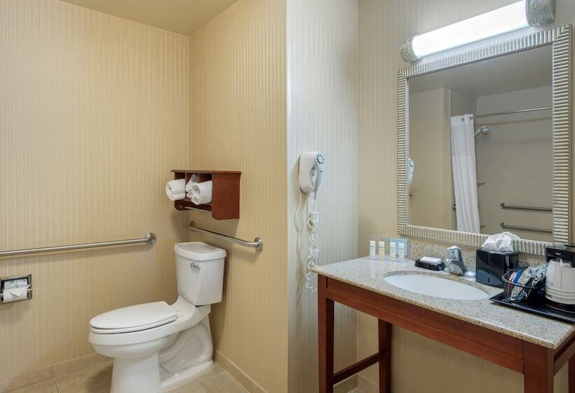 فندق Hampton Inn & Suites Arcata