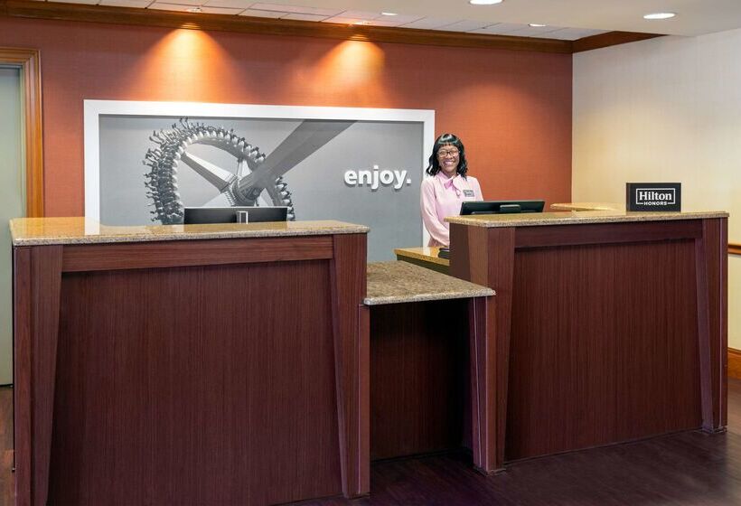 هتل Hampton Inn Springfield South Enfield