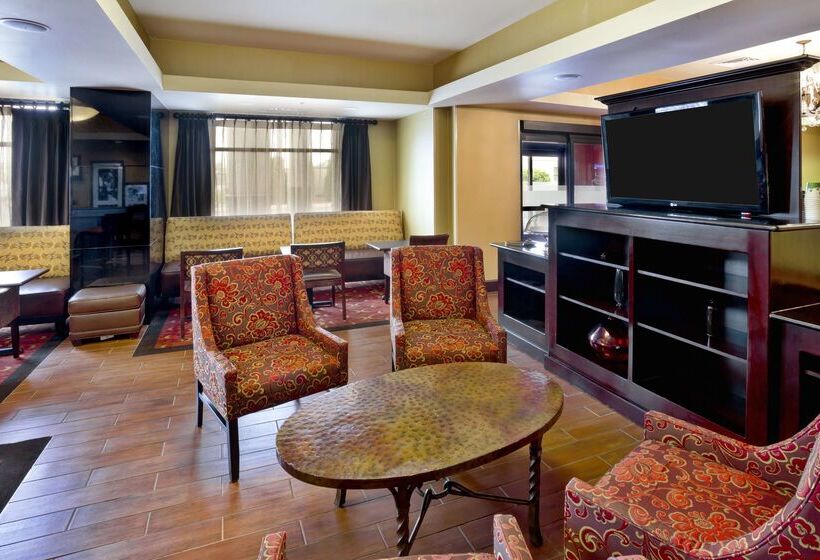 هتل Hampton Inn Ft. Wayne/dupont Road