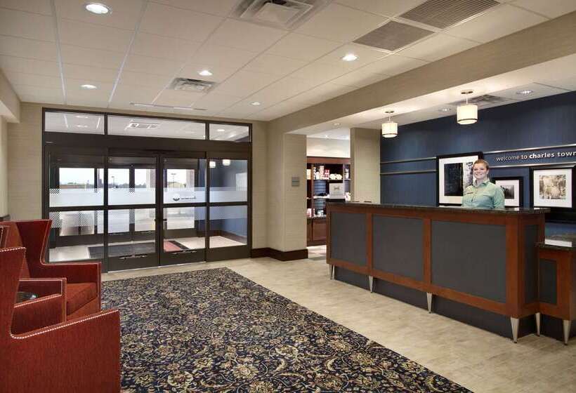 בית מלון כפרי Hampton Inn & Suites Charles Town