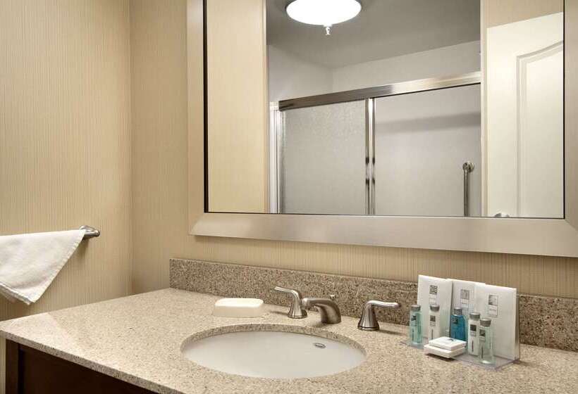 בית מלון כפרי Hampton Inn & Suites Charles Town