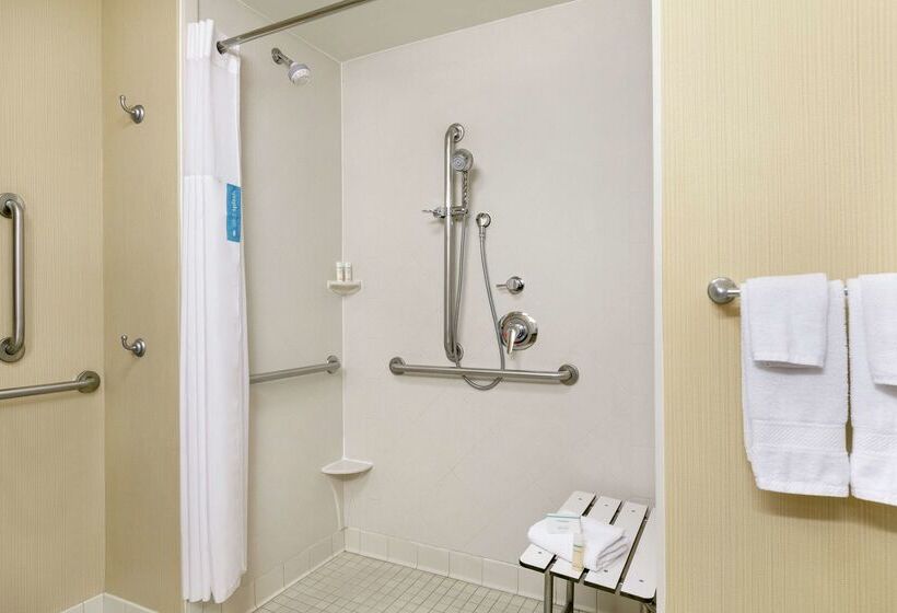 בית מלון כפרי Hampton Inn & Suites Charles Town