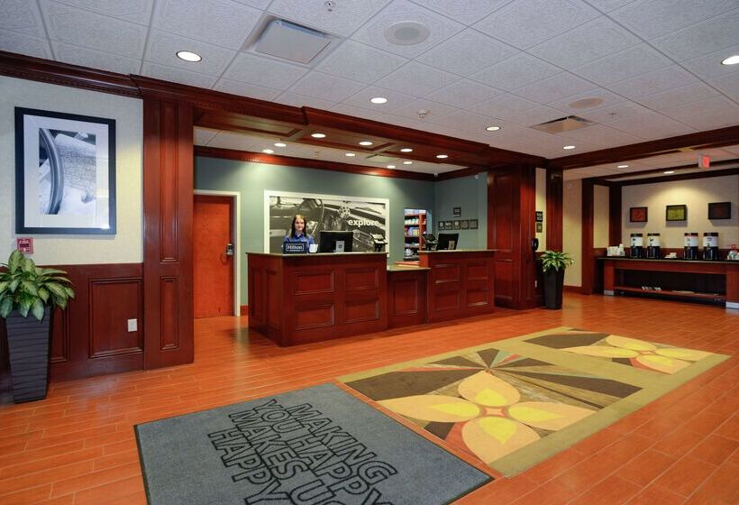 Отель Hampton Inn & Suites Detroit/chesterfield Township