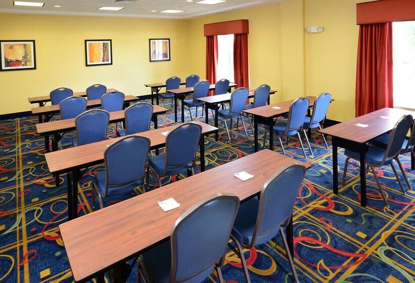 هتل Hampton Inn & Suites Durham/north I85