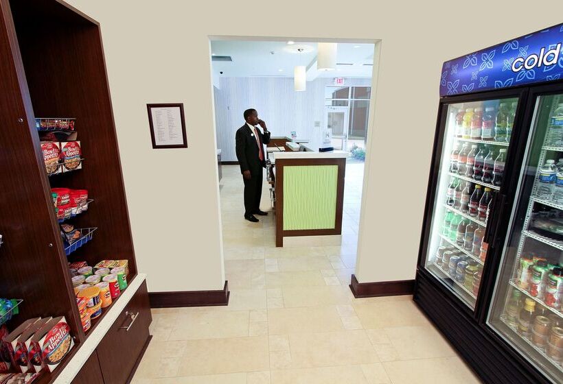 בית מלון כפרי Hilton Garden Inn Covington