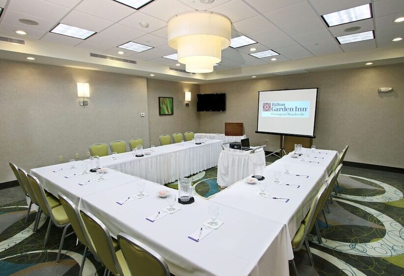 בית מלון כפרי Hilton Garden Inn Covington