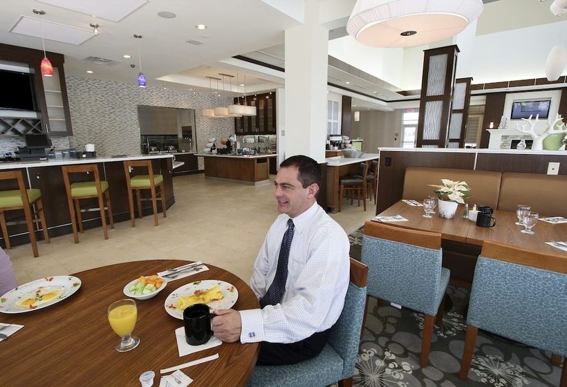 בית מלון כפרי Hilton Garden Inn Covington