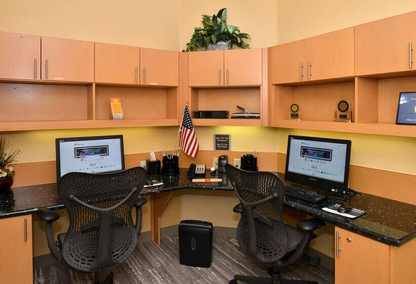 فندق Hilton Garden Inn Denton