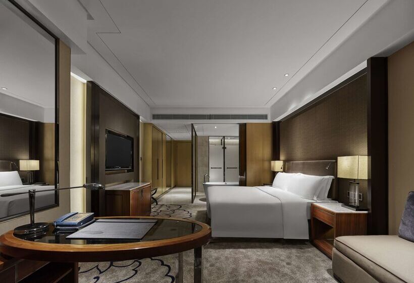 Отель Hilton Zhongshan Downtown