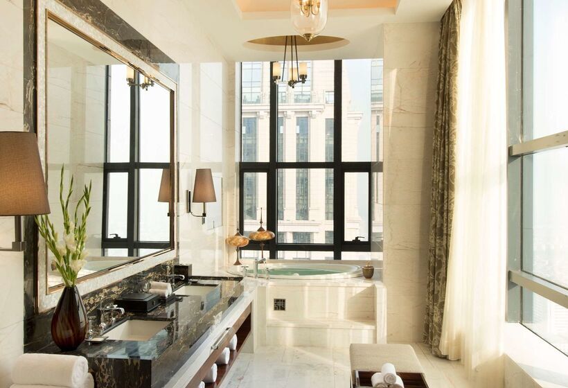 Отель Hilton Zhongshan Downtown