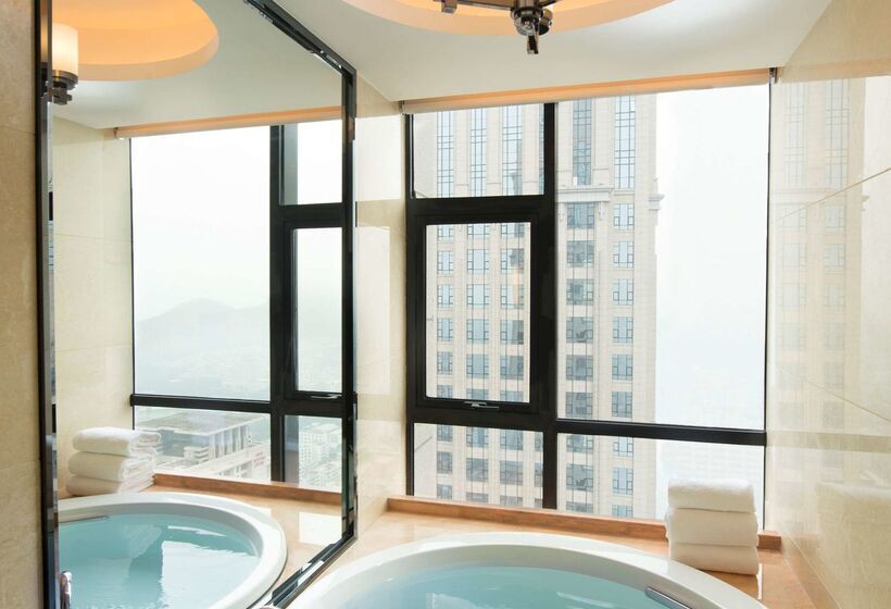 Отель Hilton Zhongshan Downtown