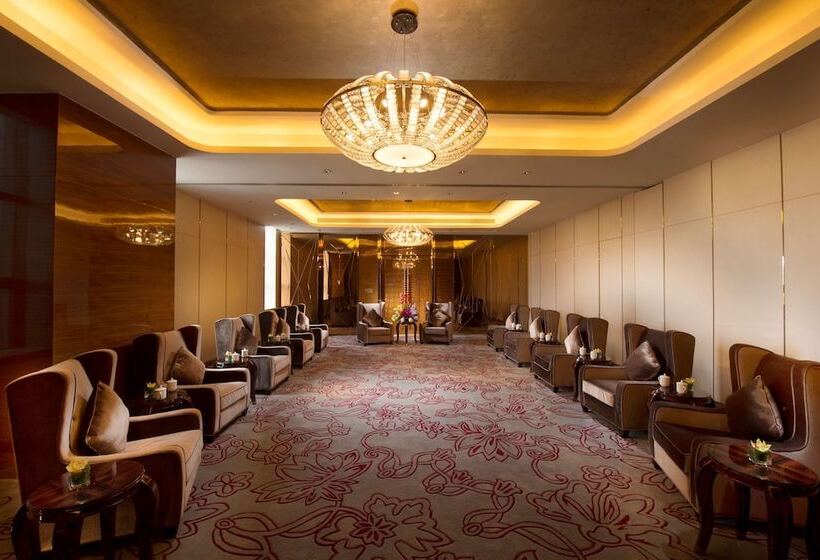 Отель Hilton Zhongshan Downtown