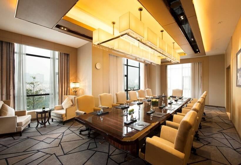 Отель Hilton Zhongshan Downtown