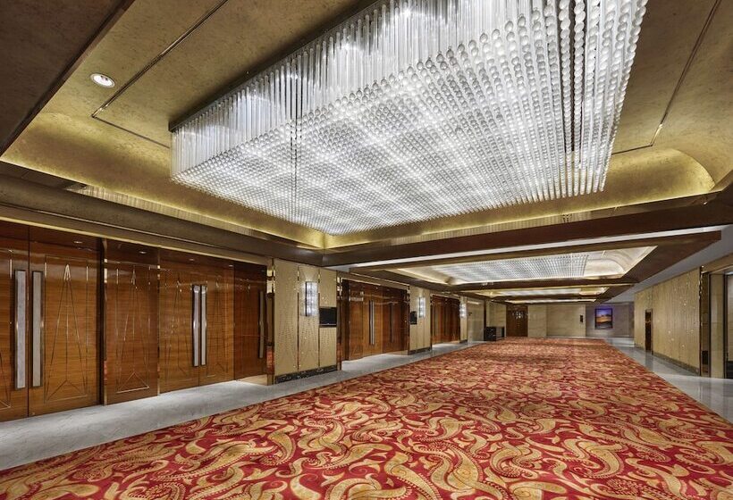 Отель Hilton Zhongshan Downtown