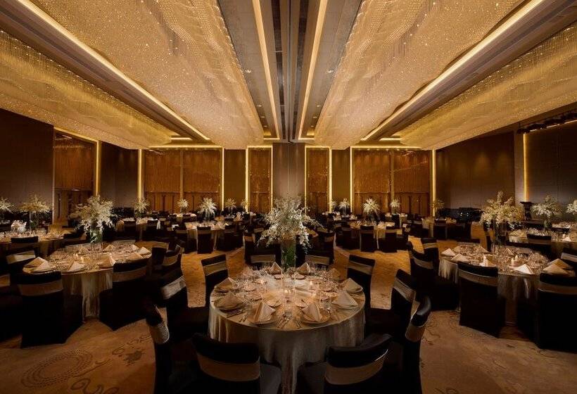 Отель Hilton Zhongshan Downtown