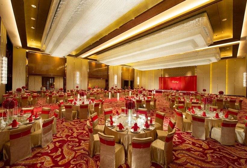 Отель Hilton Zhongshan Downtown