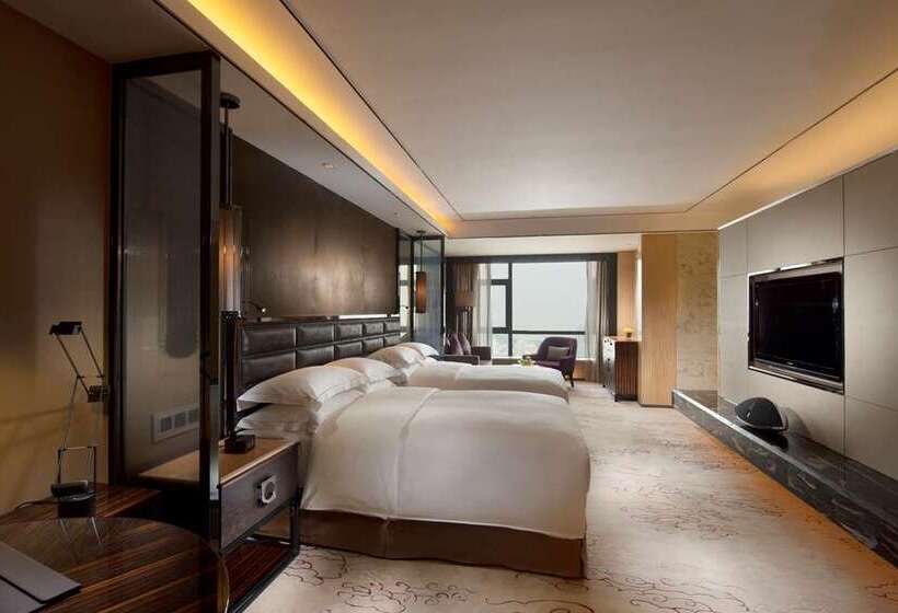 Отель Hilton Zhongshan Downtown