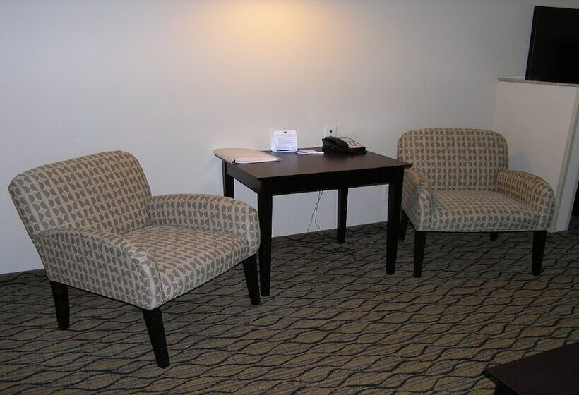 فندق Holiday Inn Express & Suites Belle Vernon By Ihg