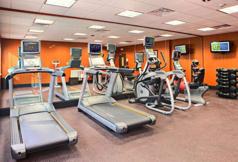 فندق Holiday Inn Express & Suites Cotulla, An Ihg