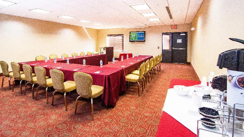 Отель Holiday Inn Express & Suites Elkton   University Area, An Ihg