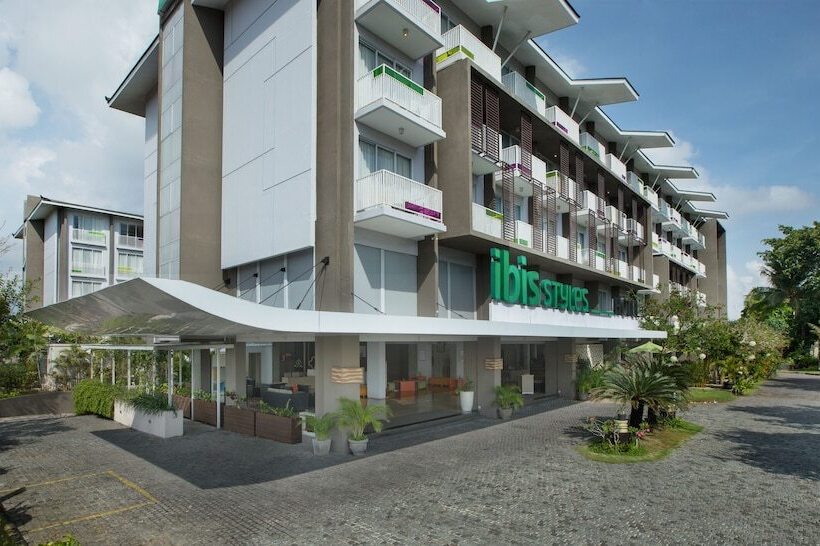 Отель Ibis Styles Bali Benoa