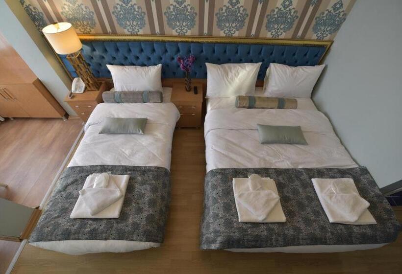 ホテル İsta Golden Palace