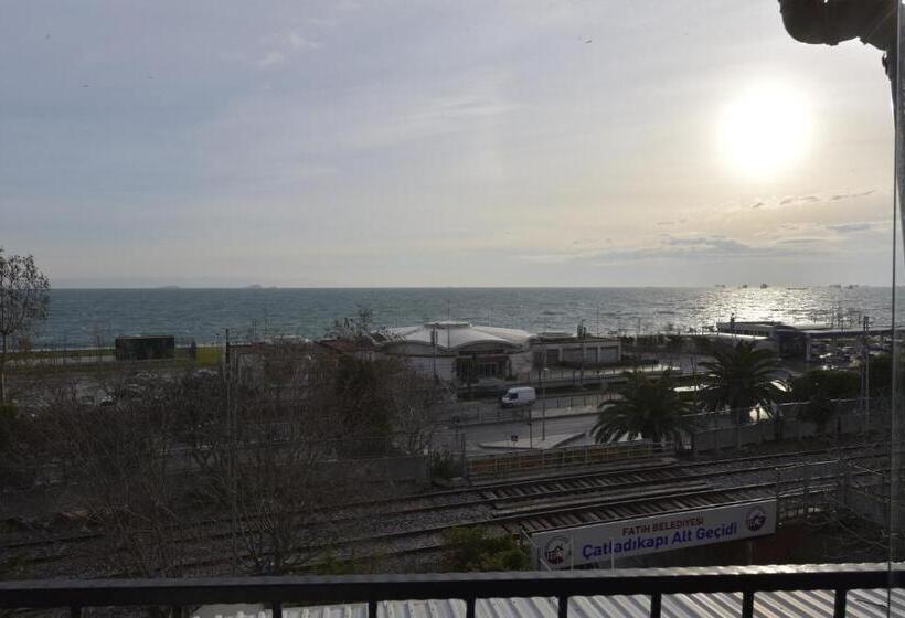 ホテル İsta Golden Palace