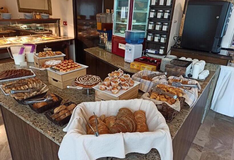 בית מלון כפרי Kalives Resort